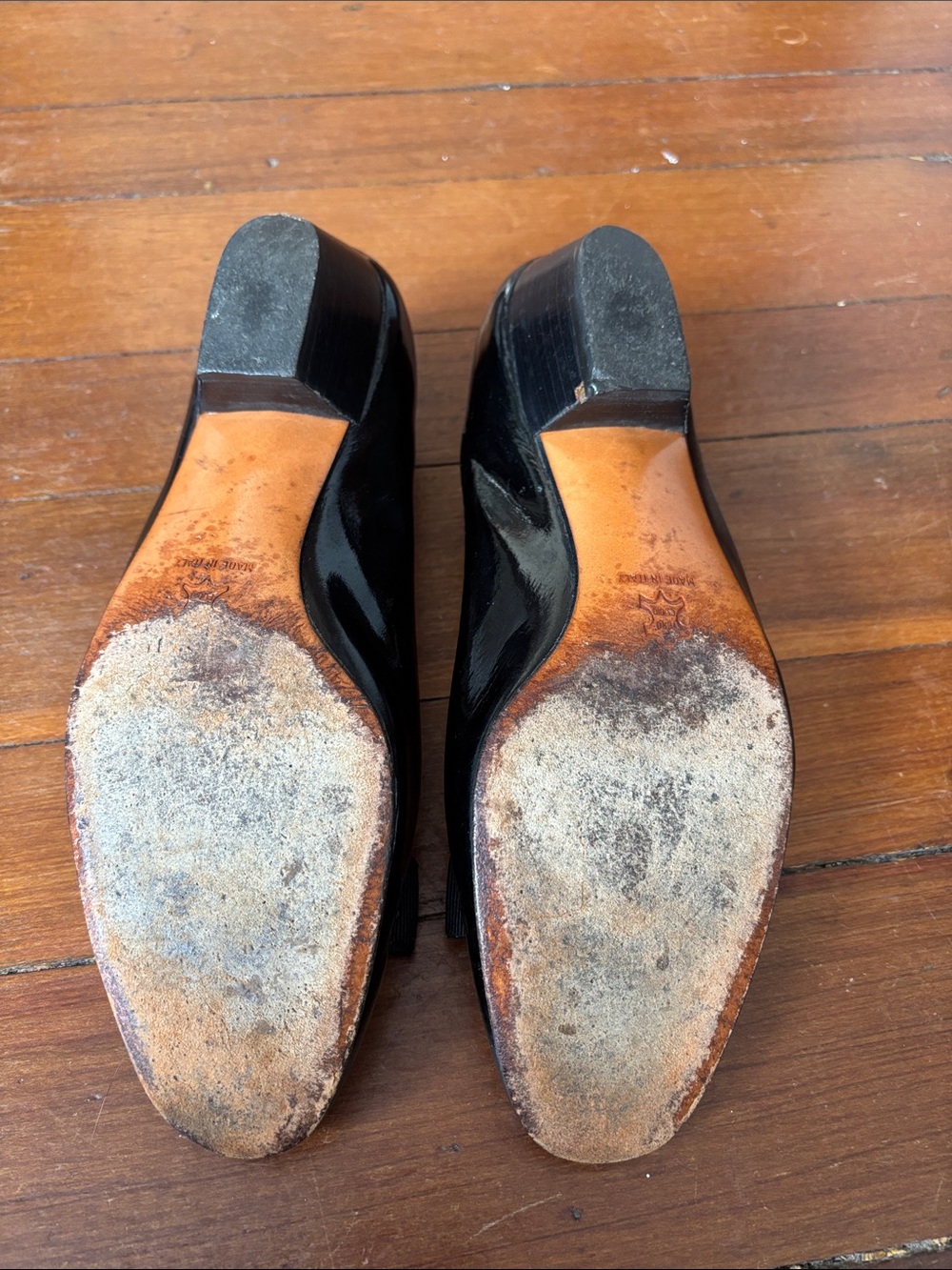 Vintage Ferragamo Vera black patent leather pumps size 8 - Picture 6 of 7